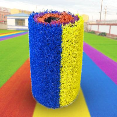 Plastikspielplatz, der Matten 50mm, künstliche Gras-Boden-Matte ausbreitet